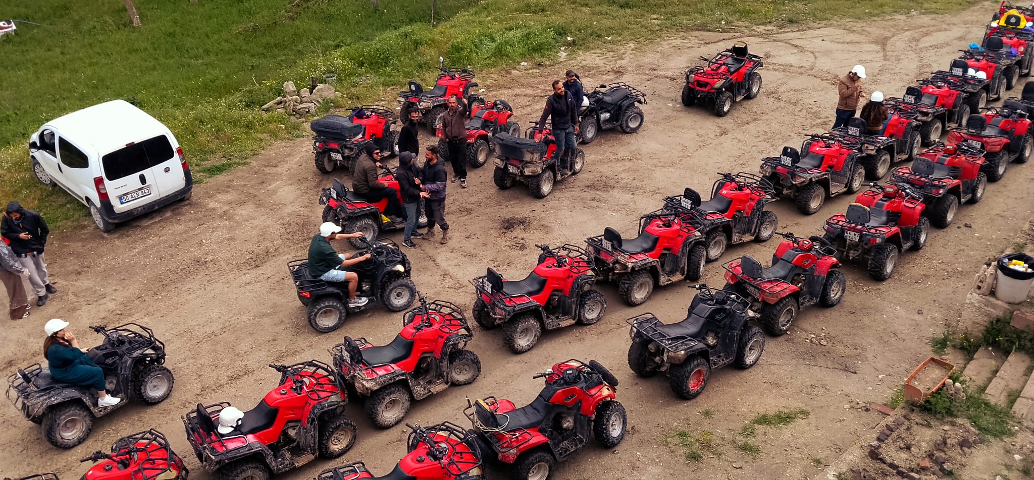Kapadokya safari araçları ve tur başlangıç alanı